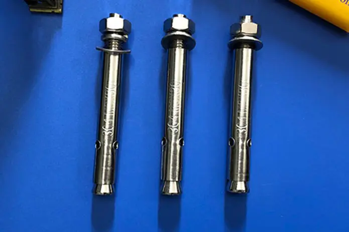 Tắc kê nở ống inox