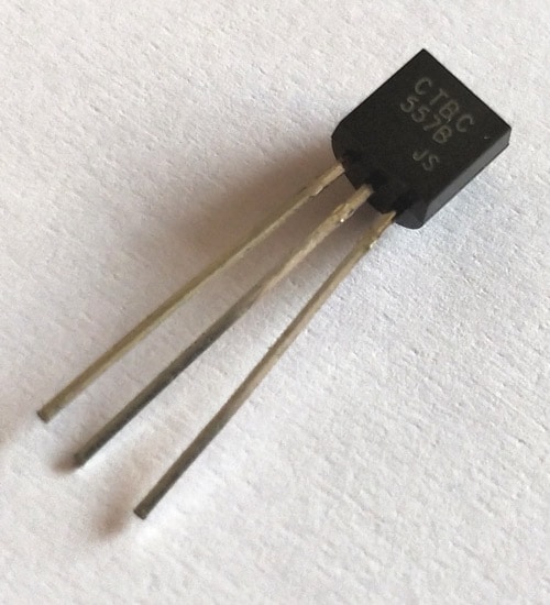 Transistor PNP BC557 